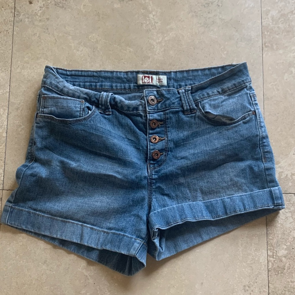 Levis high waisted shorts